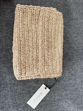 NWT KAYU RAFFIA CLUTCH-TRISHA BAG